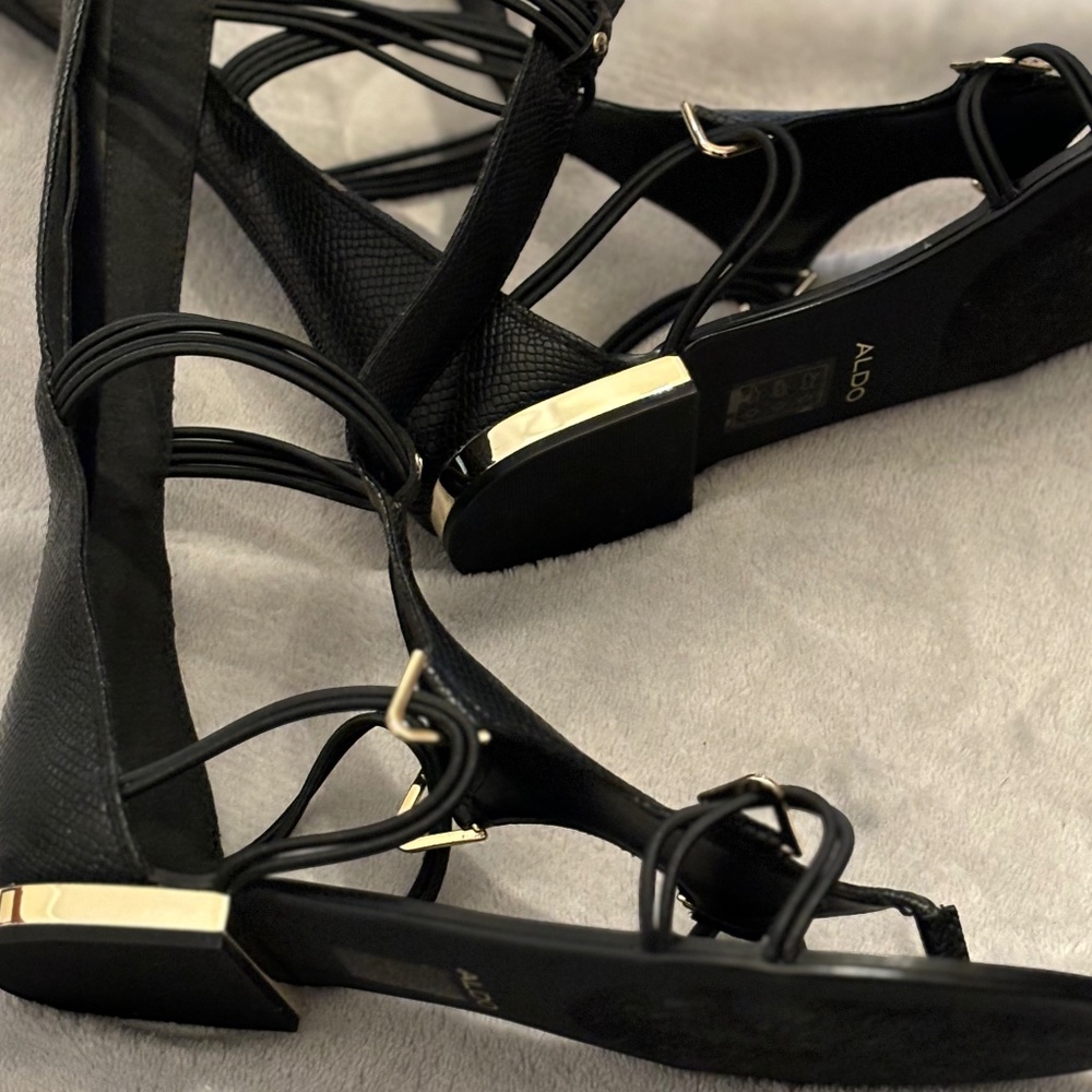 High Sandals - Picture 3 of 11